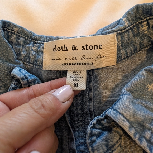 Anthropologie Cloth And Stone Chambray Top Size M - Picture 2 of 7
